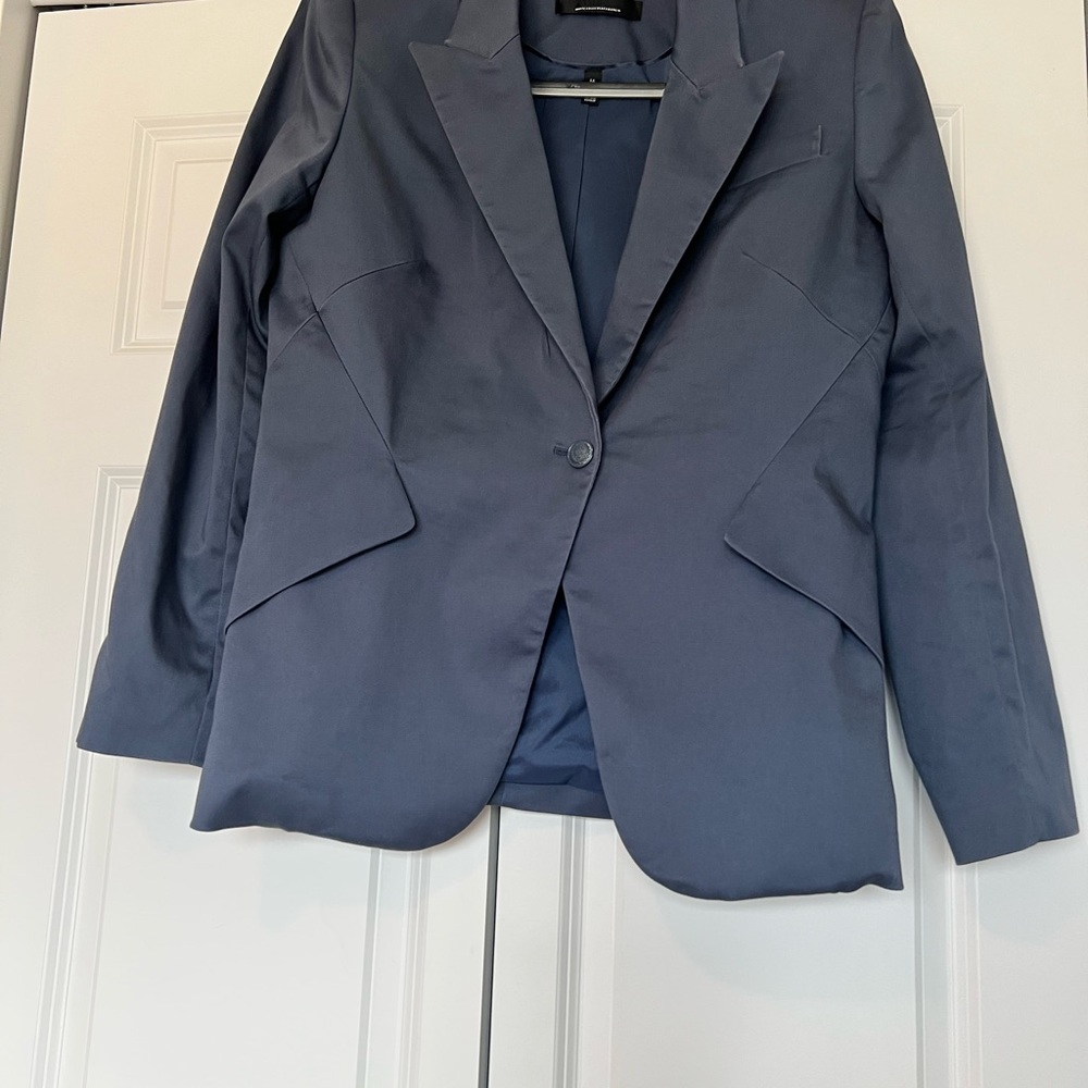 White House Black Market Editor periwinkle blue blazer.  Spring 2023 collection.